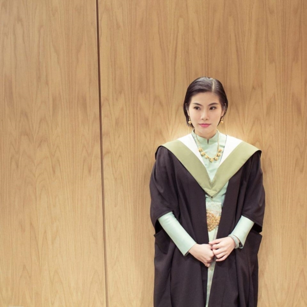 แพทย์หญิงสวมชุดไทย รับปริญญาที่ University of Edinburgh (6)
