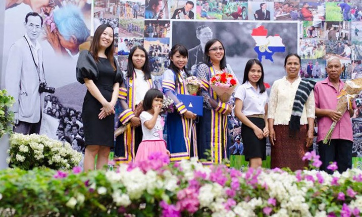 ครอบครัวชินนะแสง จบการศึกษา บัณฑิตเกียรตินิยม มหาวิทยาลัย