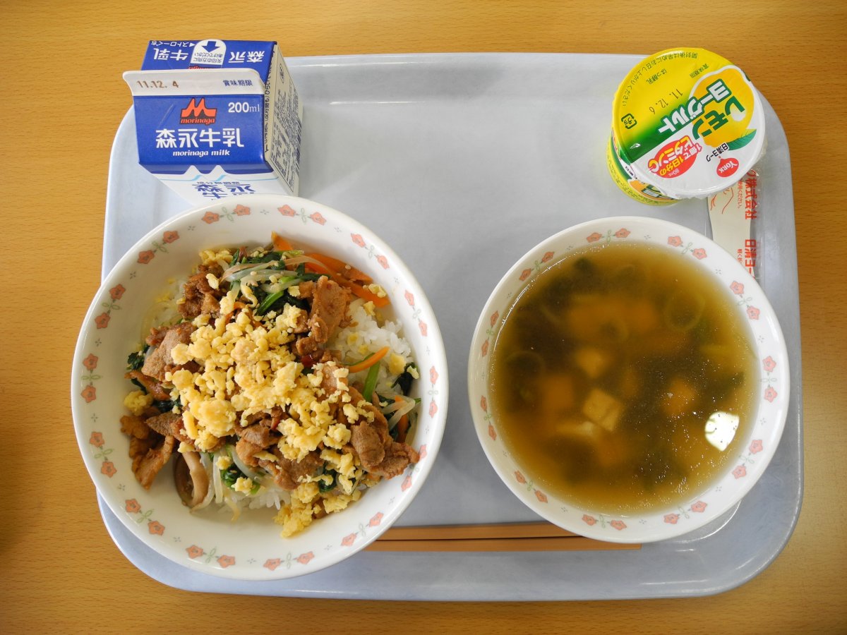 มาดู!! อาหารกลางวันของเหล่านักเรียนญี่ปุ่น ที่ได้ชื่อว่ามีคุณภาพมากที่สุด