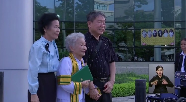 คุณยายกิมหลั่น บัณฑิตวัย 91 ปี